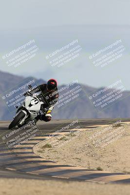 media/Nov-16-2025-Race Pace (Sun) [[8c5fa54630]]/Non Verified Riders (1st 20 Minutes)/6-Turn 12 (2pm)/